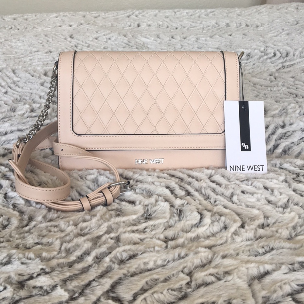 •Nine West Crossbody Purse•